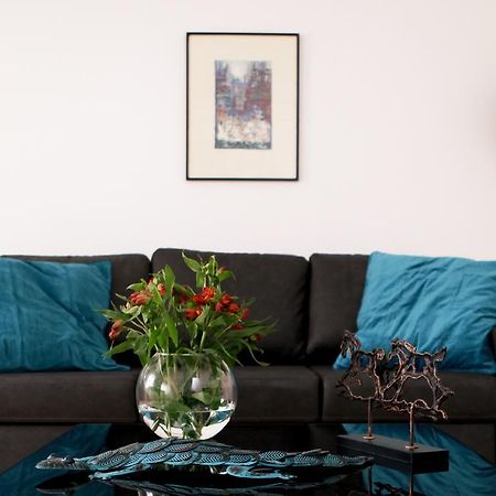Triplex With Garage - Praca Das Flores ลิสบอน ห้อง รูปภาพ