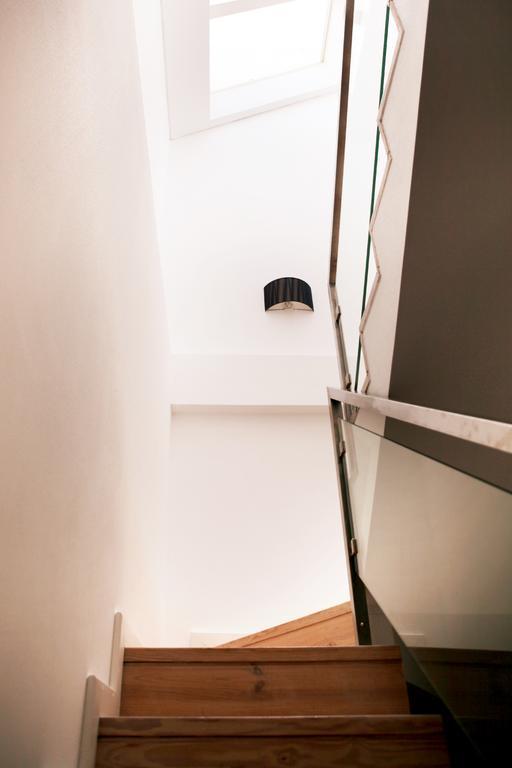 Triplex With Garage - Praca Das Flores ลิสบอน ห้อง รูปภาพ
