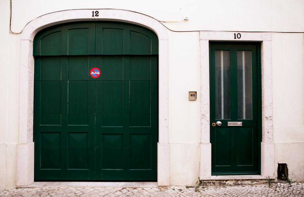 Triplex With Garage - Praca Das Flores ลิสบอน ห้อง รูปภาพ
