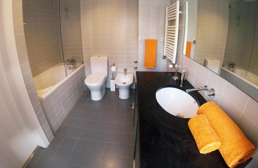 Triplex With Garage - Praca Das Flores ลิสบอน ห้อง รูปภาพ