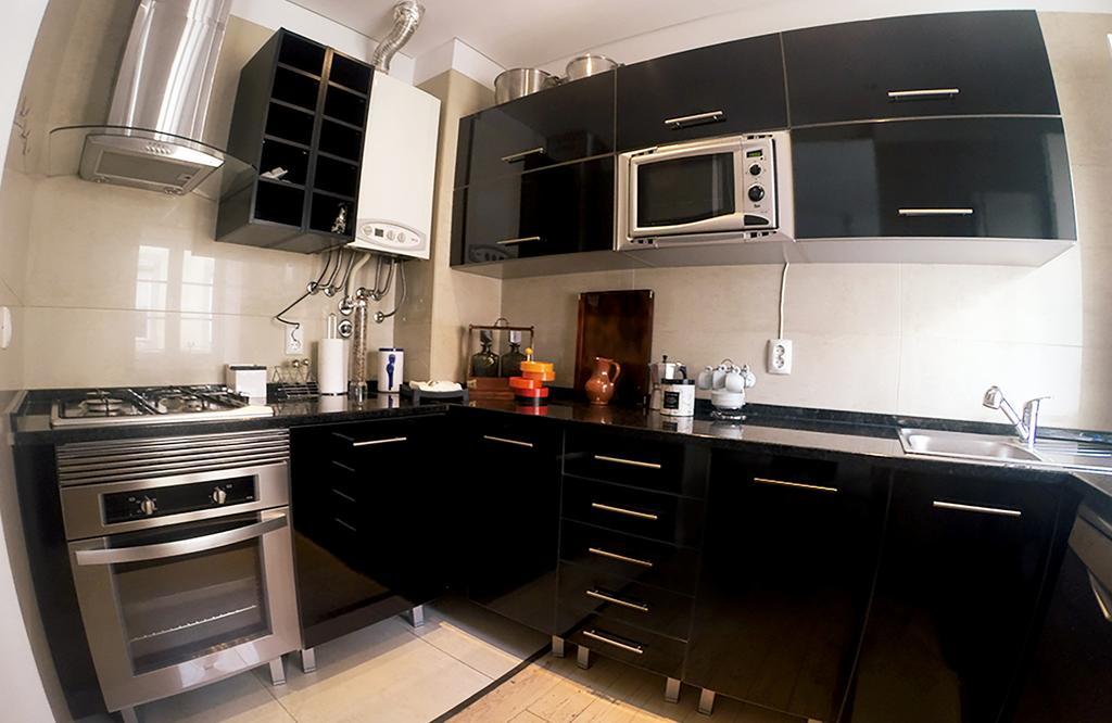 Triplex With Garage - Praca Das Flores ลิสบอน ห้อง รูปภาพ