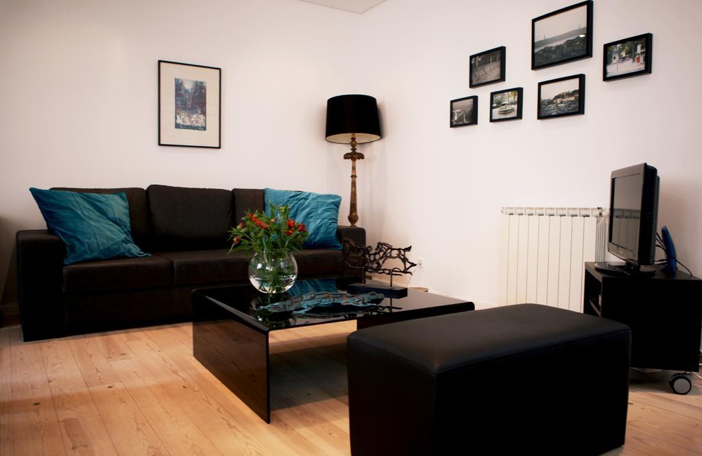 Triplex With Garage - Praca Das Flores ลิสบอน ห้อง รูปภาพ