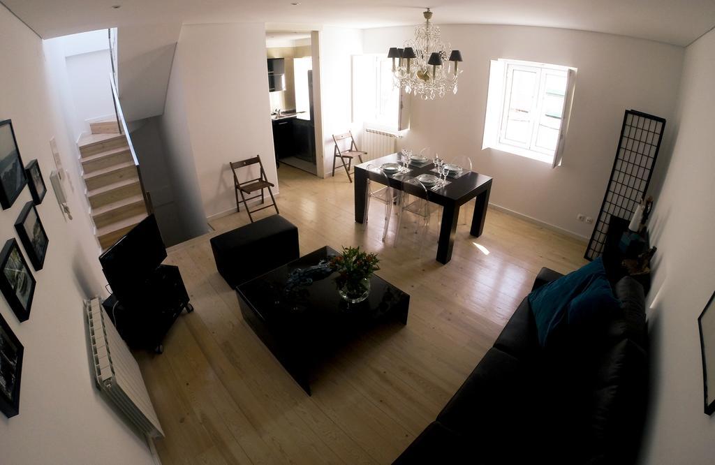 Triplex With Garage - Praca Das Flores ลิสบอน ห้อง รูปภาพ