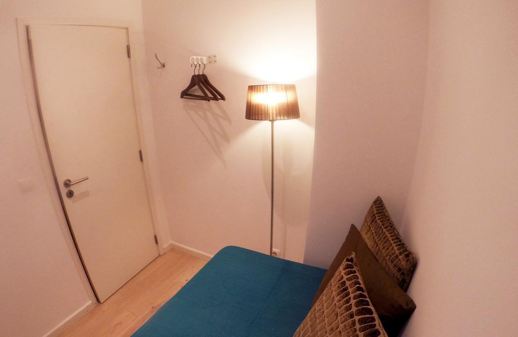 Triplex With Garage - Praca Das Flores ลิสบอน ห้อง รูปภาพ